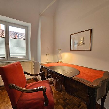 Charming Apartment Laura Tour As Ljubljana By Town Hall Esterno foto