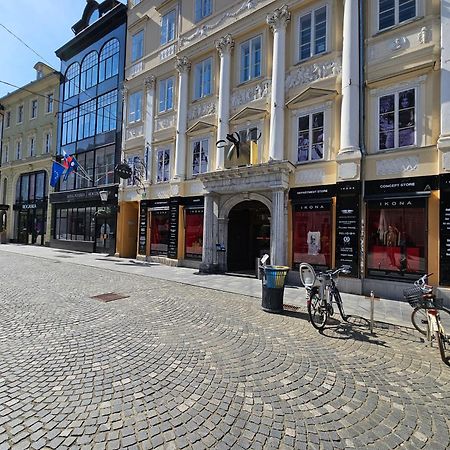 Charming Apartment Laura Tour As Ljubljana By Town Hall Esterno foto