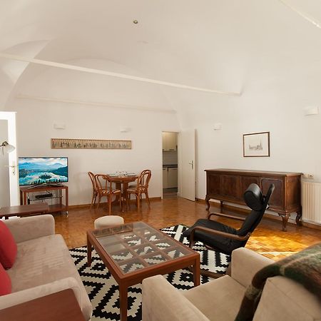 Charming Apartment Laura Tour As Ljubljana By Town Hall Esterno foto